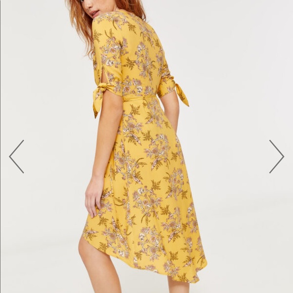 ✨LIKE NEW Ardene high low wrap dress ✨ - Picture 2 of 4